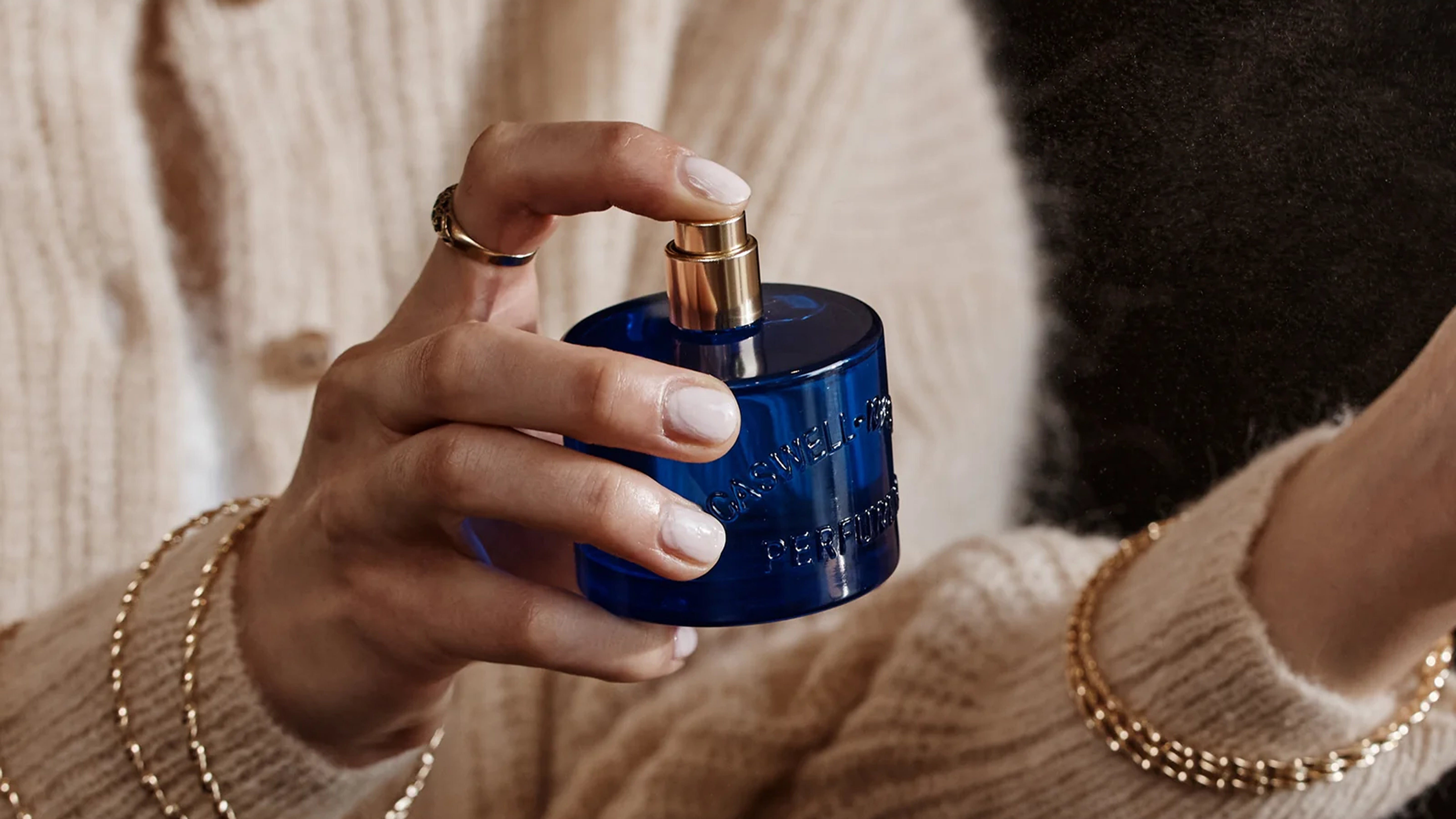 香りのプロが教える：香水の正しい使い方＆長持ちのコツ